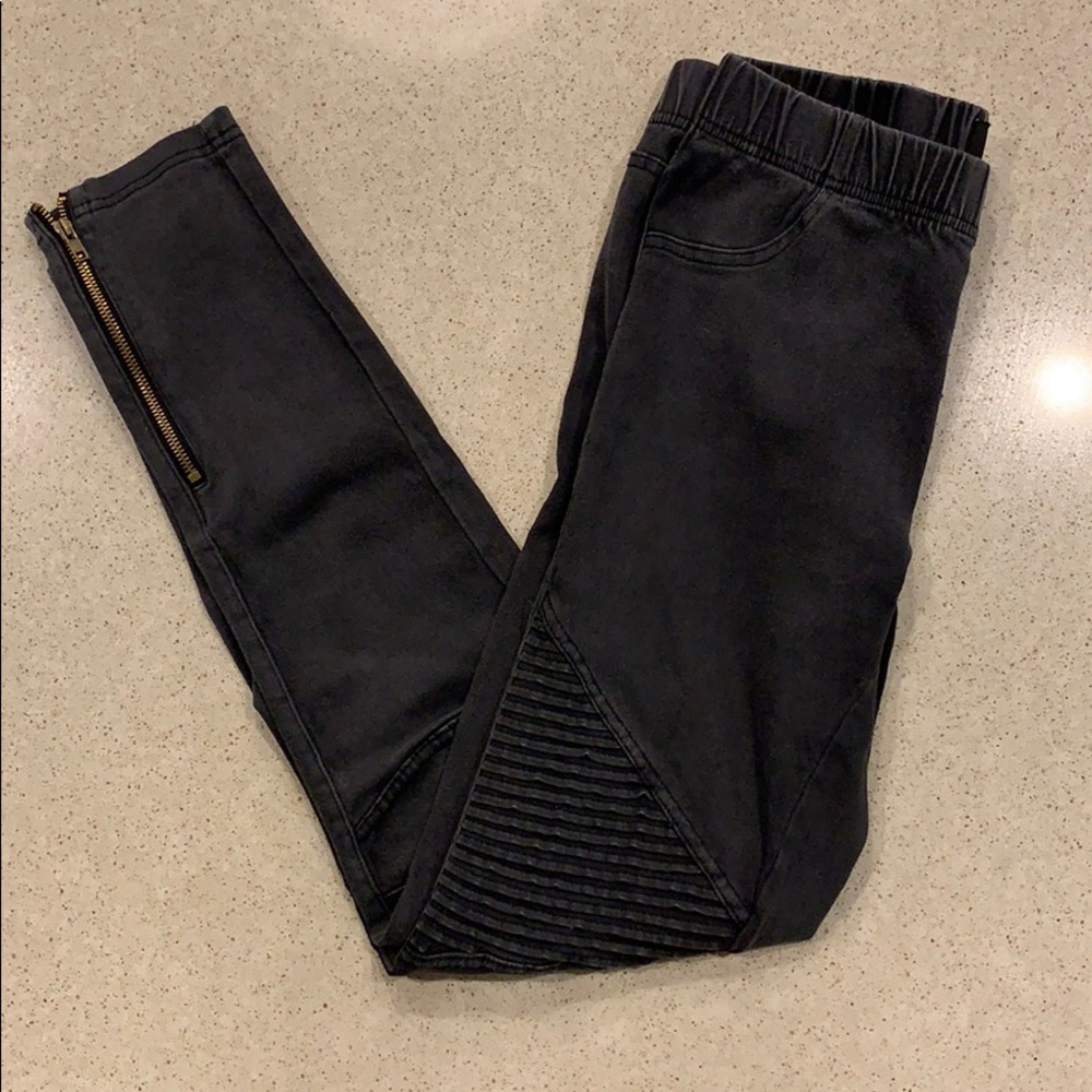 Dark Gray Ribbed Jeggings